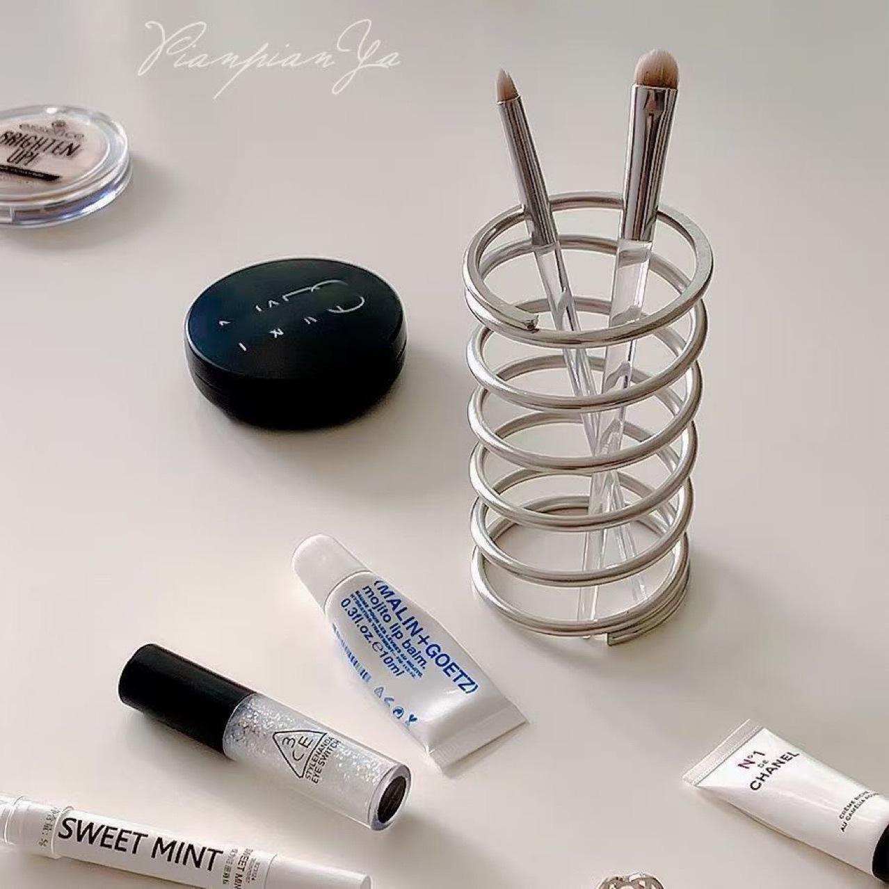Home Bathroom Essentials - Держатель для зубных щеток из нержавеющей